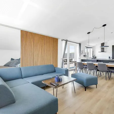 בית נופש New And Modern With Hot Tub