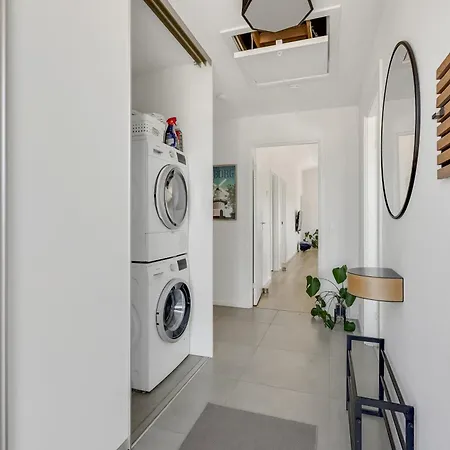 New And Modern With Hot Tub Ferienhaus