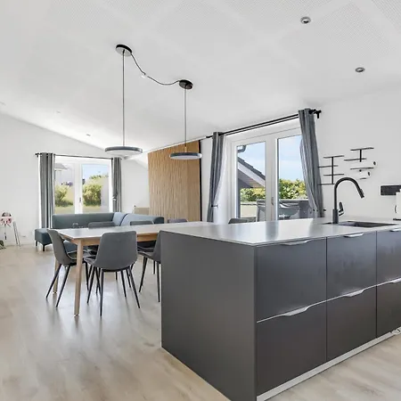 New And Modern With Hot Tub Ferienhaus