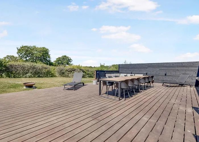 בית נופש New And Modern With Hot Tub Frorup