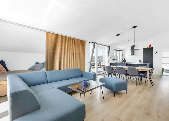 בית נופש New And Modern With Hot Tub